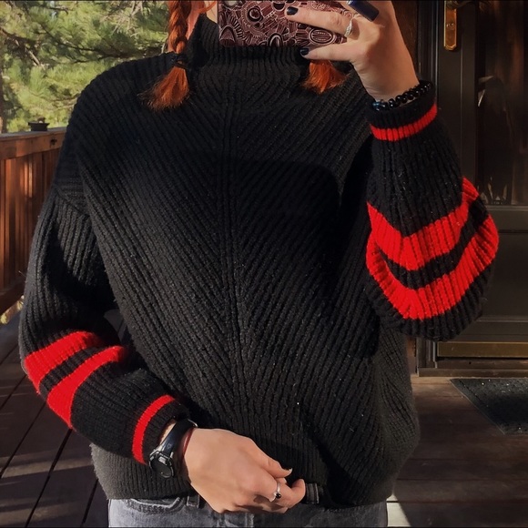 Express Sweater - Picture 1 of 5